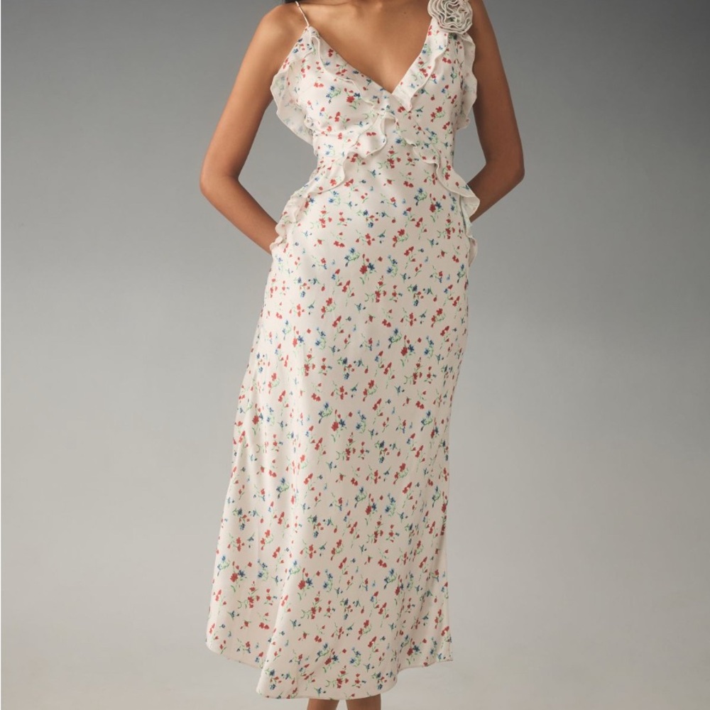The perfect Summer dress ❤️💙 Bardot Asymmetrical Floral Dress - Cream and Red!
